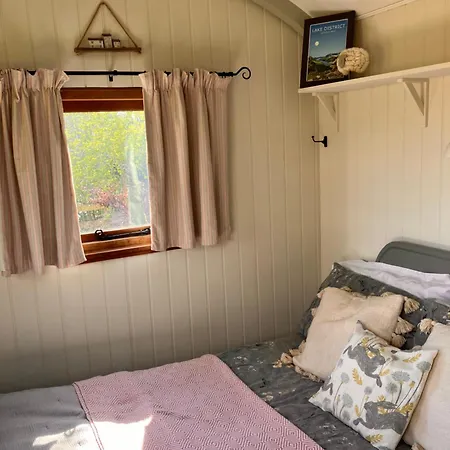 Archie The Shepherd's Hut Chalé