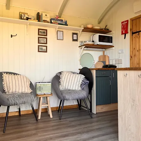 Archie The Shepherd's Hut *