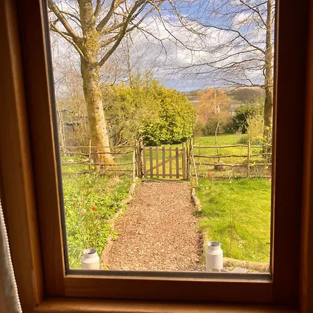 Archie The Shepherd's Hut Chalet *