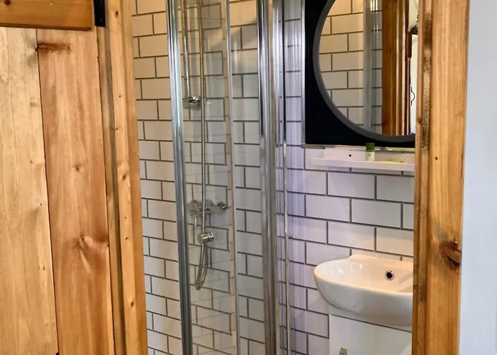 Archie The Shepherd's Hut * Penruddock