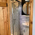 Archie The Shepherd's Hut * Penruddock