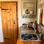 Archie The Shepherd's Hut Chalet